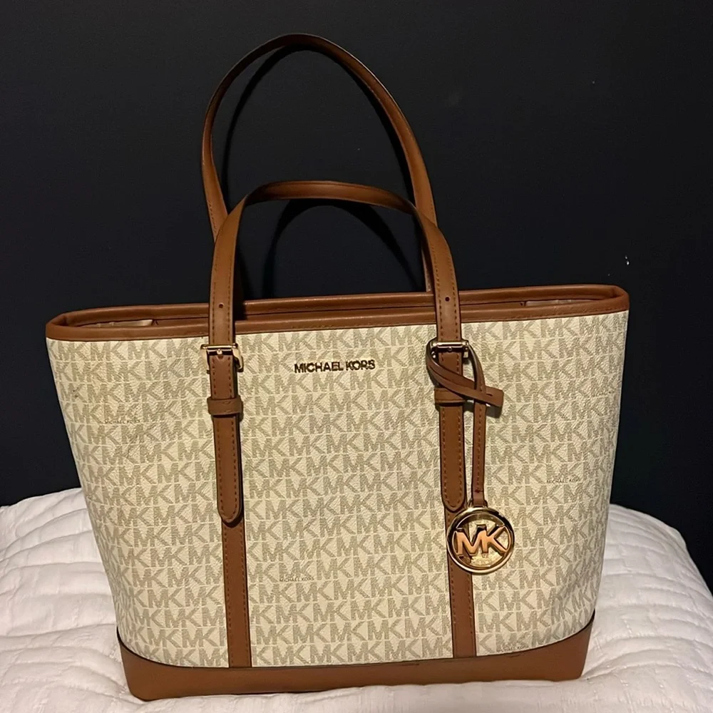 Michael Kors Jet Set Travel Small Logo Top-Zip Tote Bag, Vanilla w/dust bag - Picture 1 of 6